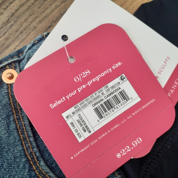 Size 6 NWT 1 Pair of Maternity Midi Shorts Medium Blue Denim Crossover Panel - Picture 3 of 12